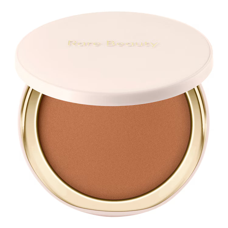 RARE BEAUTY
Warm Wishes Soft Matte Powder Bronzer - Polvere abbronzante opaca e delicata - SUNNY SPIRITS