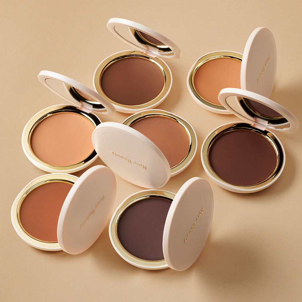 RARE BEAUTY
Warm Wishes Soft Matte Powder Bronzer - Polvere abbronzante opaca e delicata - SUNNY SPIRITS